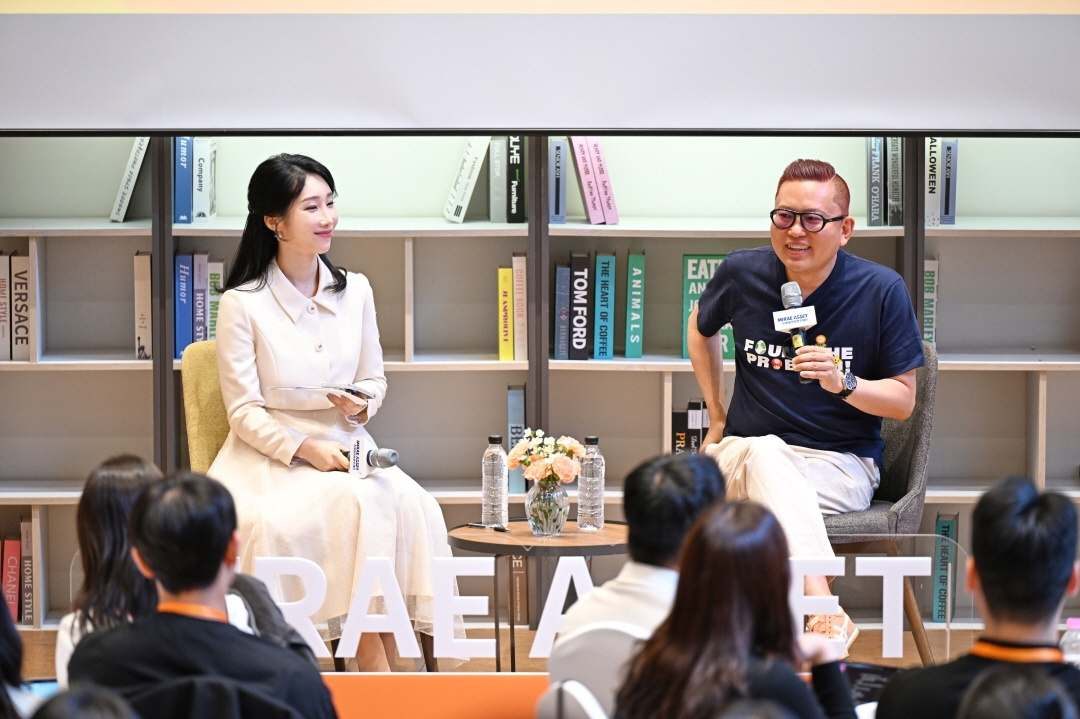 미래에셋박현주재단 Meetup Project 김대식 교수 토크 진행